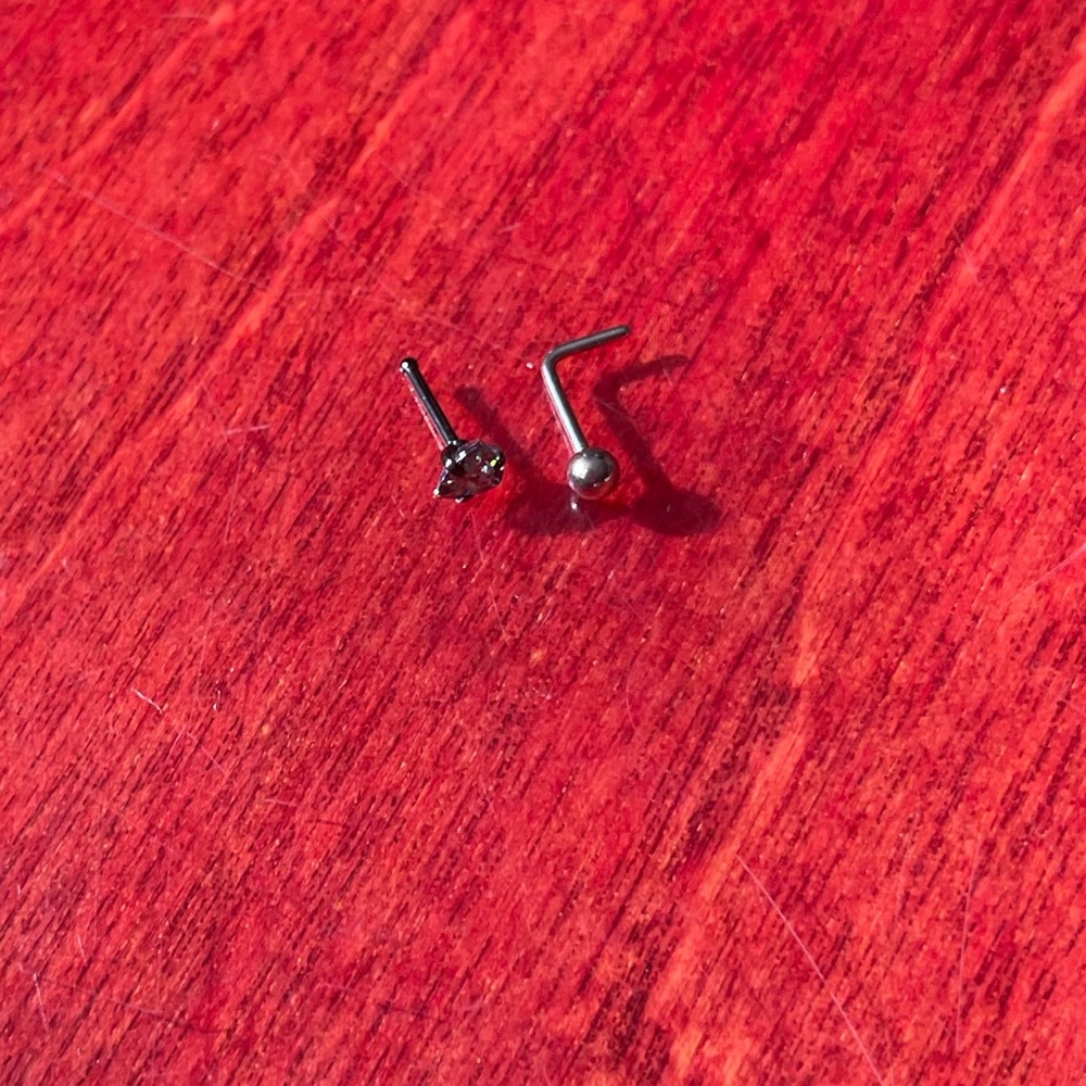4 Nose Rings - Picture 6 of 12